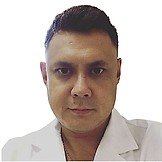 Врач Ачуваков Рустем Салаватович
