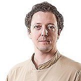 Врач Ахметов Артур Замирович