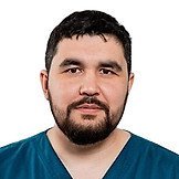 Врач Ахметов Роберт Маратович