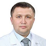 Врач Садыков Эдуард Радикович